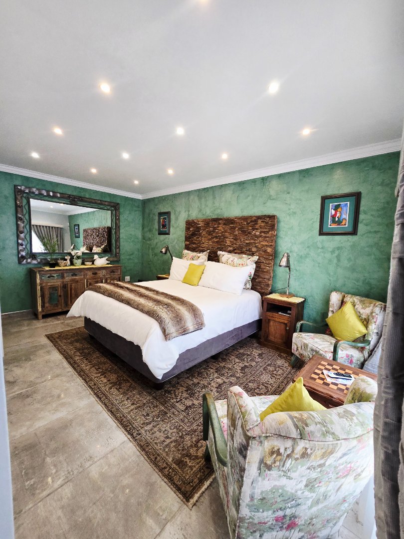 6 Bedroom Property for Sale in Wilkoppies North West